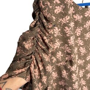 MELLODAY Olive and Blush Abstract Print Top